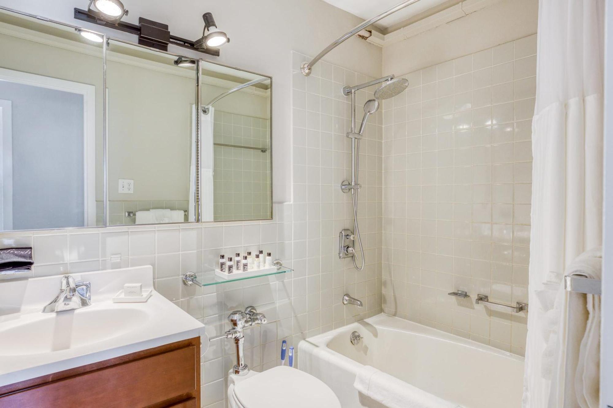 Cozysuites 800 Tower 2Br With Gym! 28 Louisville Dış mekan fotoğraf